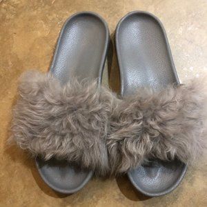 Ugg fuzzy slides